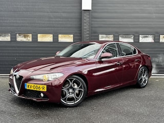 Alfa Romeo Giulia 2.0T 200PK Super | Camera | Cruise | 19'' | €16.900,-