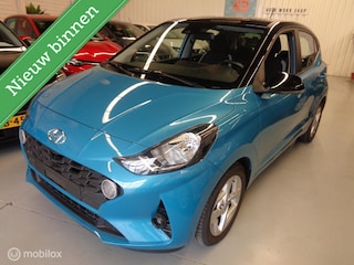 Hyundai i10 1.0 Comfort/Two-tone/Airco/Apple Carplay/Navigatie/Lm velgen/Camera/1 st eig/NIEUWSTAAT/21000km