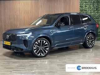 Volvo XC90 T8 AWD Recharge Ultra Dark | Luchtvering | Trekhaak | 360 Camera | Head-Up Display | Harman Kardon | 455pk | Adaptieve Cruise Control | Stoelverwarming voor+achter | Stuurwielverwarming | Schuifdak | Full LED Matrix Meesturende koplampen | Pilot Assist | BLIS Dode Hoek Detectie | Alcantara hemelbekleding | Lederen zonnekleppen en handgrepen | Elektrische voorstoelen geheugen | Nordico Quilted bekleding | Zitting verlenging voorstoelen | Lederen dashboard | 21 Inch | Google Infotainment | Keyless Drive | Privacy Glass | Elektrisch bedienbare achterklep | Geïntegreerd kinderzitje achterin | Geïntegreerde zongordijnen achterportieren | Verlichte instaplijsten | 7-Persoons | 4-Zone Climate Control | DAB Radio | Apple Carplay/Android Auto | Alarm Klasse III | Draadloos telefoon opladen | Volvo On Call met mobiele App functie | Denim Blue Metallic |