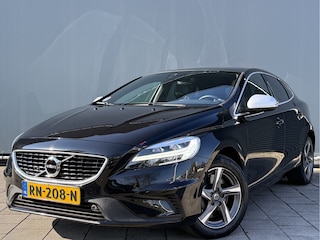 Volvo V40 BWJ 2018 | 2.0 D3 150PK R-DESIGN | TREKHAAK | PANO DAK | LEER | CAMERA A | CLIMA | NAVI | STOELVERW | PREMIUM AUDIO