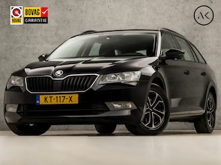 Skoda Superb Combi 1.6 TDI Sport (APPLE CARPLAY, CLIMATE, CRUISE, TREKHAAK, PARKEERSENSOREN, SPORTSTOELEN, LM VELGEN, NIEUWSTAAT)