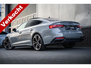 Audi A5 Sportback 35 TFSI 150 pk S edition Competition S-Line /Facelift-Model/Quantum Grijs / RS-Stoelen/ Stoel.Verw/ Matrix-Led/ Pano-Dak/ Camera/ 20''LMV