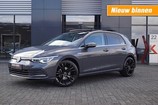 Volkswagen Golf 1.5 eTSI DSG Style 150pk /Panodak /Camera/Trekhaak afnb./ IQ LED /Navi Pro/ 19 Inch LM