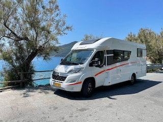 Sunlight T68 4 Persoons Bucket edition l Hefbed l Camera l Panoramadak l Schotel-TV l fietsndrager l Luifel l ENZ!