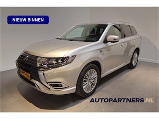 Mitsubishi Outlander 2.4 PHEV Intense+ Stoel/Stuurverwarming - Apple Carplay/Android Auto - Dodehoekdetectie - Schuif/Kanteldak - Trekhaak