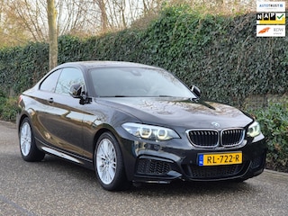BMW 2-serie Coupé M-Sport Apple Carplay Line Assist 2e eigenaar High Executive