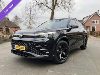 Volkswagen Tiguan 1.5 e R-LINE BUSINESS ,NAVIGATIE , TREKHAAK , CAMERA ,PDC, MASSAGE STOEL ,KEYLESS, BLIND SPOT, ACC, APPLE / ANDROID ,Q-LIGHT