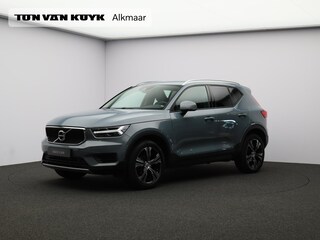 Volvo XC40 T3 163PK Automaat Momentum Pro / 19" / Extra Getint Glas / Camera / Park Assist V+A / Verwarmbare Voorruit / Elektrische Achterklep /