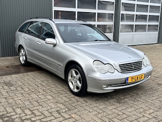 Mercedes-Benz Combi 180 K. Elegance Airco Cruise controle 5-Persoons Trekhaak 1500kg trekgewicht