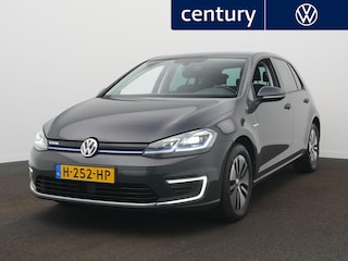 Volkswagen Golf E-DITION Warmtepomp - LED- Navigatie - PDC - Zijruiten achter getint - ACC