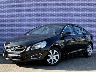 Volvo S60 1.6 T4 Summum Adaptieve Cruise Control | Parkeersensoren V+A | Blis | High Performance Audio | Bi-Xenon | Memorystoelen |