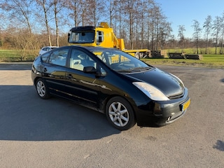 Toyota Prius 1.5 VVT-i HYBRID 5-DRS EXPORT