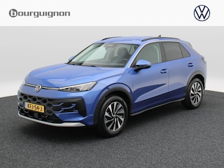 Volkswagen T-Roc 1.5 eTsi Life First Edition | Trekhaak | Stoel- & Stuurverwarming | Dodehoek detectie | Camera |