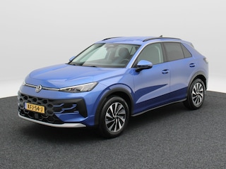 Volkswagen T-Roc 1.5 eTsi Life First Edition | Trekhaak | Stoel- & Stuurverwarming | Dodehoek detectie | Camera |