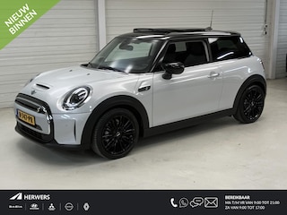Mini Mini Classic 33 kWh / SOH 100% / Lederen Bekleding / Harman Kardon Audio / Elektrisch Schuif/Kanteldak / Navigatie / Stoelverwarming / Camera / Cruise Control / Climate Control /