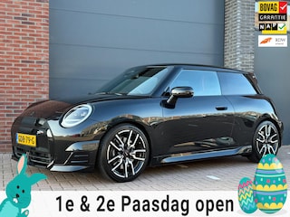 Mini Mini E JCW M 40.7 kWh | Panoramadak | HUD | CarPlay en Android Auto