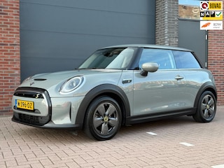 Mini Mini Essential 33 kWh |Navi | CarPlay | Privacy Glass | Union Jack achterlichten