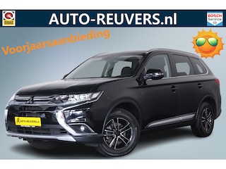 Mitsubishi Outlander 2.0 / CarPlay / Trekhaak / Cam / 4s Band
