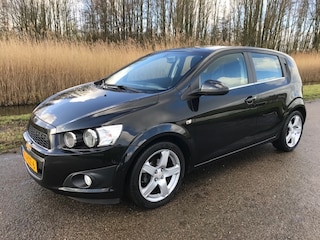 Chevrolet Aveo 1.4 LTZ 5- Drs | Airco | trekhaak | NAP | Rijklaar prijs!