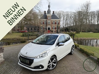 Peugeot 208 1.2 PureTech Allure | Pano | Camera | Volledig Onderhouden | Navi |