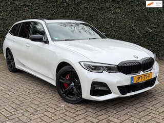 BMW 3-serie Touring 330e xDrive High Executive M-Pakket | M3 Zetels | Pano | Trekhaak