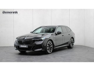 BMW 5-serie Touring 550e xDrive M-Sport Pro | Bowers & Wilkins | Stoelventilatie | Head-up | Panoramadak | Trekhaak | Carbon