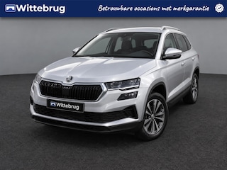 Skoda Karoq 1.0 TSI 110pk Ambition Tour uitv. / Navigatie by APP / LM 17 inch / Parkeersensoren A. / LED / Climatronic airco