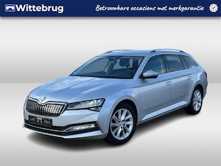 Skoda Superb Combi 1.4 TSI iV 218pk Style DSG Automaat / Navigatie / LM 17 inch / APP / LED / Elektr klep / Parkeersensoren A.