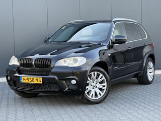BMW X5 xDrive50i M-Pakket - Pano - 7-Persoons - Facelift - Softclose - Leder Dashboard