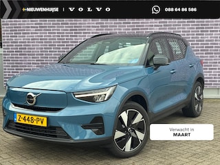 Volvo XC40 Single Motor Extended Range Plus 82 kWh | Trekhaak | Adaptieve cruise control | Stoel- en stuurverwarming | Dode hoek detectie BLIS | Warmtepomp | LED koplampen | Navigatie | Apple Carplay / Android Auto | Parkeersensoren voor + achter | Achteruitrijcamera |