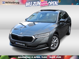 Skoda Octavia Combi 1.4 TSI iV PHEV Style DSG Automaat /  Panoramadak / Digital cockpit / LM 17 inch / Camera / Parkeersensoren