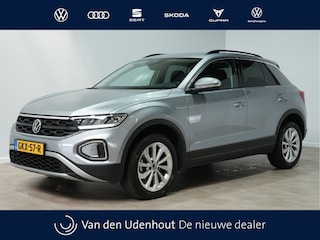 Volkswagen T-Roc 1.5 TSI 150pk DSG Life Edition Carplay/Android Camera keyless Acc Lm Velgen 122