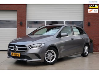 Mercedes-Benz B-klasse 180 Advantage Automaat - Memory seats - Afneembare trekhaak - Camera - PDC - 2e eigenaar - NL Auto!