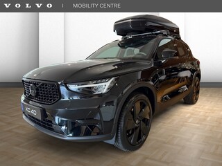 Volvo XC40 B4 Plus Black Edition | NIEUW | Schuif/-kanteldak | Harman Kardo