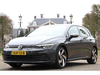 Volkswagen Golf 1.0 TSI LIFE BUSINESS | DEALER OH! | CAMERA | NAVI | 18" LMV | APPLE CARPLAY & ANDROID AUTO | CRUISE | PARKEERSENSOREN V+A | PRACHTIGE STAAT!