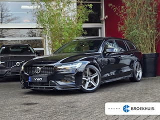 Volvo V60 2.0 T8 Plug-in hybrid AWD Ultra Dark Lounge Pack |  Volvo Guard Alarm | Extra getint glas achter | Gelamineerde zijruiten rondom| 19" 5-triplespaaks Glossy Black Diamond Cut