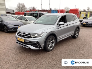 Volkswagen Tiguan 1.5 TSI 150 pk R-Line Business 7pers. 7-DSG | Wegklapbare trekhaak | Achteruitrijcamera | Cruise control adaptief |