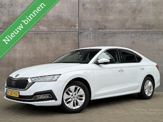 Skoda Octavia 1.0 e-TSI Business Edition CarPlay | Trekhaak | Climate Control | APK 02-2027 |