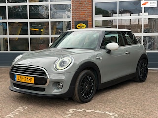 Mini Cooper 1.5 Chili, navi, 1/2 leder, pano dak, cruise, automaat