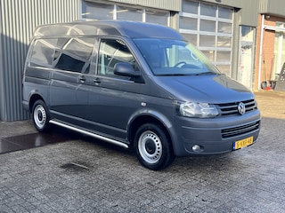 Volkswagen Transporter 2.0 TDI L1H2 BTW en BPM VRIJ!!  Ex overheid Airco Cruise controle Kantoorinrichting 2-Persoons Sitebars Euro 5 Dealer onderhouden (Complete onderhoudshistorie aanwezig) Ideaal voor ombouw naar camper!!
