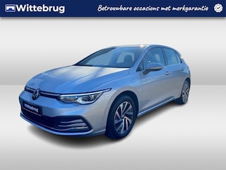 Volkswagen Golf 1.4 eHybrid 204pk DSG Style / 16"LMV / NAVI / APP.Connect / Elektr. best. stoel / Verwarmbare stoelen / Trekhaak