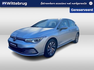 Volkswagen Golf 1.4 eHybrid 204pk DSG Style / 16"LMV / NAVI / APP.Connect / Elektr. best. stoel / Verwarmbare stoelen / Trekhaak