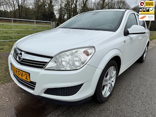 Opel Astra 1.4 Edition top onderhouden|airco