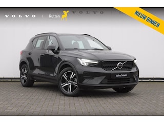 Volvo XC40 B3 177PK Automaat Plus Dark / Elektrische stoelen met geheugen / Keyless entry / Elektrische achterklep / Harman Kardon audio / Parkeersensoren met camera / stoel - en stuurwielverwarming /