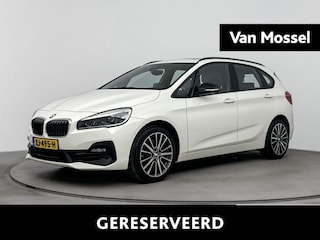 BMW 2-serie Tourer 218i Corporate Lease High Executive 140Pk | Navigatie | Parkeersensoren Voor & Achter | Achteruitrijcamera | Schuif-Kanteldak | Lederen Bekleding | Climate Control | Trekhaak | Stoelverwarming |