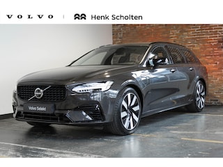 Volvo V90 T6 Plug-in hybrid AWD Ultra Dark | Panoramadak | Semi-Electrische Trekhaak | Verwarmbare voorstoelen+stuurwiel+achterbank | Premium audio by Harman Kardon | Head-up display | 360° Parkeercamera | Parkeersensoren voor + achter