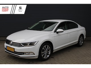 Volkswagen Passat 1.4 TSI ACT Highline Leer/Alcantara Full-Led camera Carplay