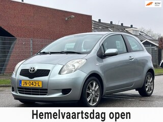 Toyota Yaris 1.3 VVTi Terra Airco*LM velgen*Dealer onderhouden*APK*Elektrische ramen*