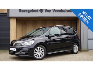 Volkswagen Touran 1.5 TSI 150PK 7-Zits DSG R-Line & Highline LED Keyless 17inch LM Stoel & Stuurverwarming *Unieke nette staat*
