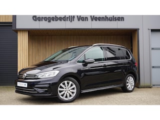 Volkswagen Touran 1.5 TSI 150PK 7-Zits DSG R-Line & Highline LED Keyless 17inch LM Stoel & Stuurverwarming *Unieke nette staat*